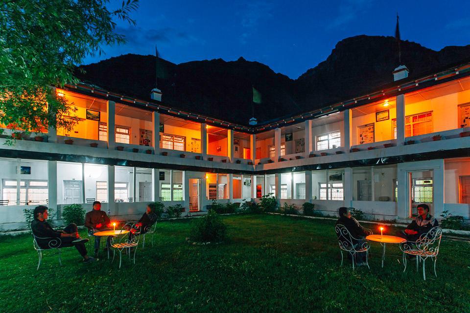 Отель Sakya Abode Каза Экстерьер фото